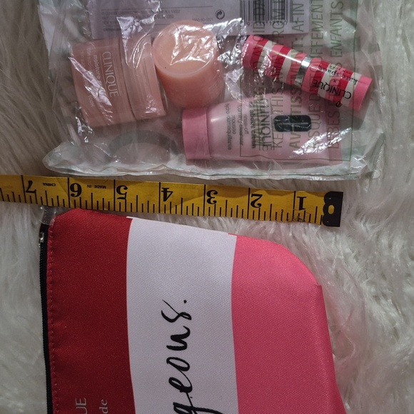 Clinique X Kate Spade Cosmetic Collection - Picture 4 of 12